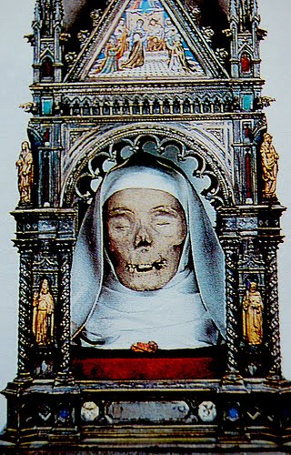 st-catherine-head-sometimes-moved-and-priests-even-change-her-clothing.jpg